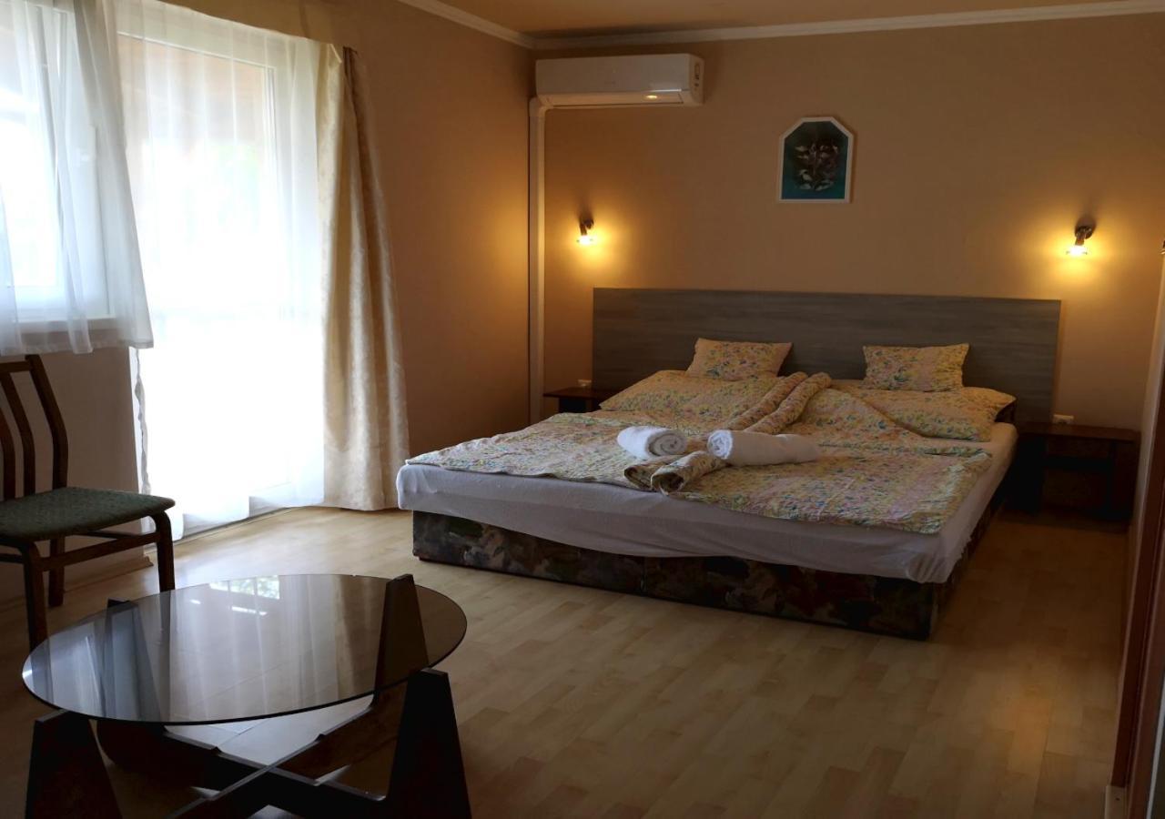 Vitorlás Apartmanház Siófok Exterior foto
